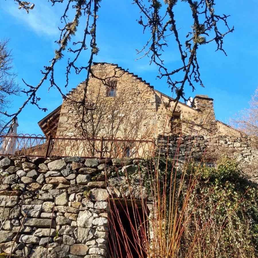 Chambre Ou Gite Dans Une Maison De Montagne - De Suzon A Zelie Entraigues  エクステリア 写真