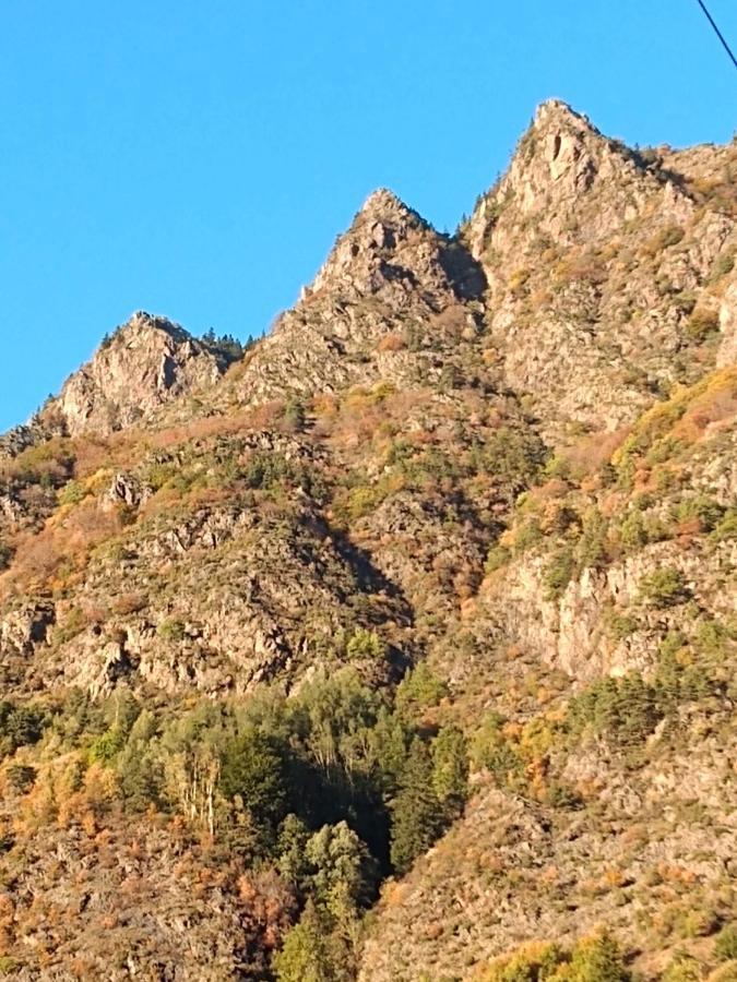 Chambre Ou Gite Dans Une Maison De Montagne - De Suzon A Zelie Entraigues  エクステリア 写真
