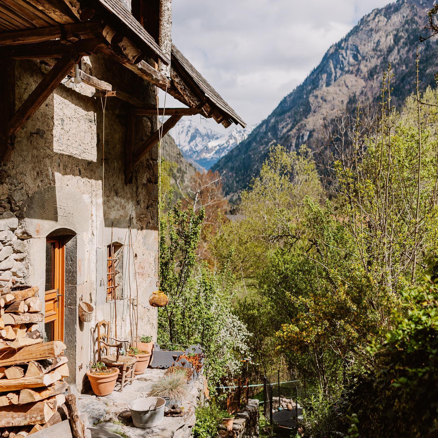 Chambre Ou Gite Dans Une Maison De Montagne - De Suzon A Zelie Entraigues  エクステリア 写真
